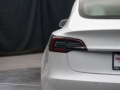 Used 2018 Tesla Model 3 Long Range image 12