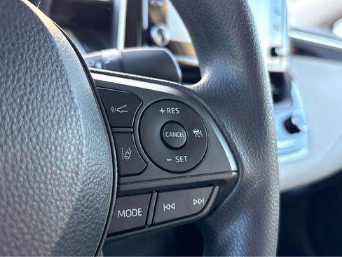 Used 2020 Toyota Corolla LE image 13