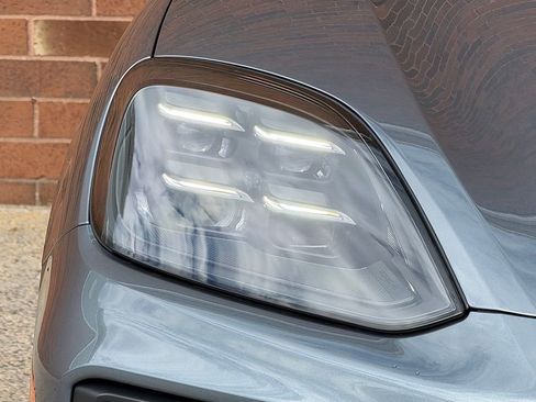 New 2026 Porsche Cayenne S image 12