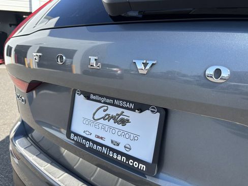 Used 2019 Volvo XC60 T5 Momentum w/ Premium Package AWD/4WD image 10
