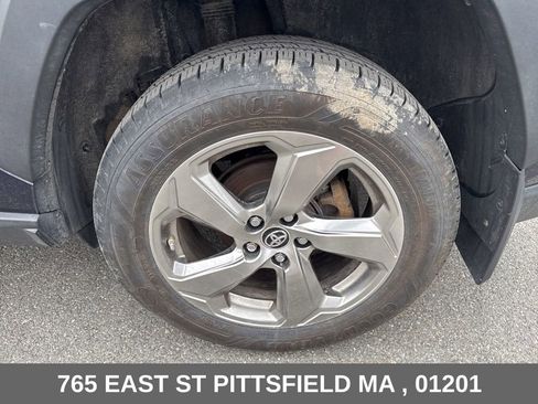 Used 2019 Toyota RAV4 Limited w/ Limited Grade Weather Package AWD/4WD image 34
