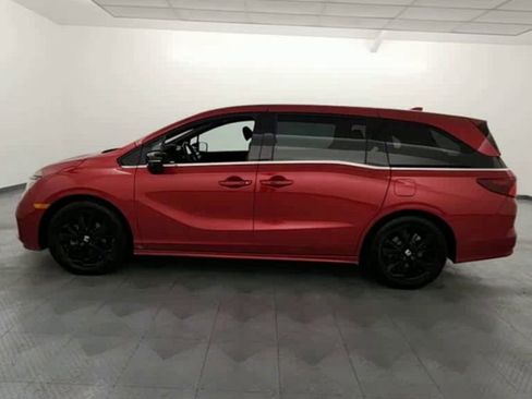 Used 2023 Honda Odyssey Sport image 5