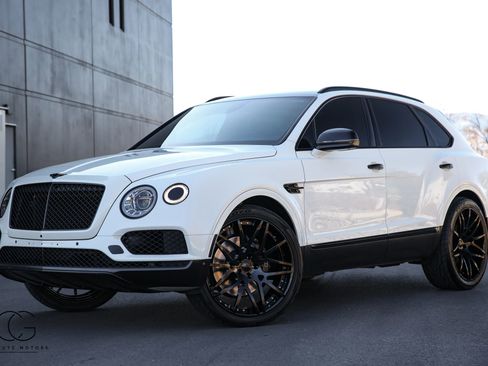 Used 2019 Bentley Bentayga image 3