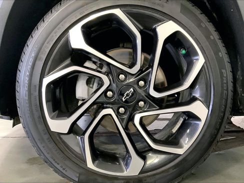 Used 2026 Chevrolet Trax RS w/ Sunroof Package FWD image 9
