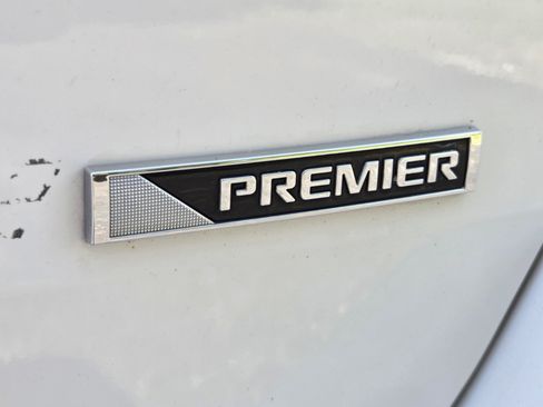 Used 2018 Chevrolet Trax Premier FWD image 15