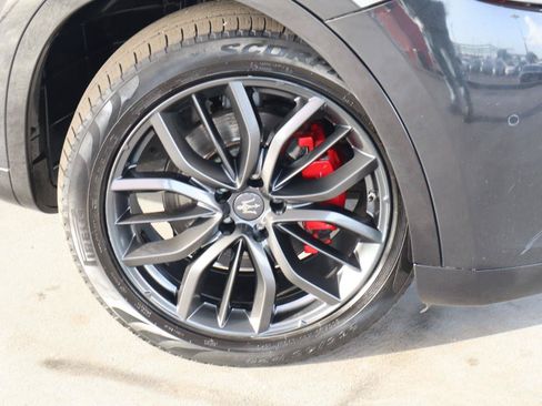 Used 2018 Maserati Levante GranLusso AWD/4WD image 3