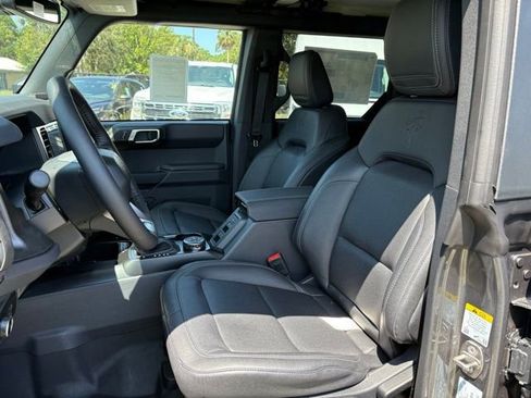 New 2025 Ford Bronco Badlands image 9