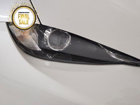 Used 2023 MAZDA MX-5 Miata Club w/ Weather Package image 12