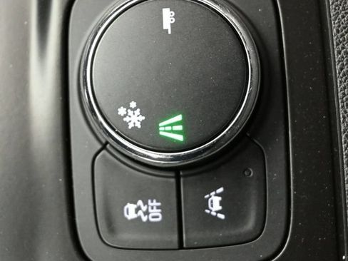 Used 2021 Chevrolet Traverse High Country FWD image 16