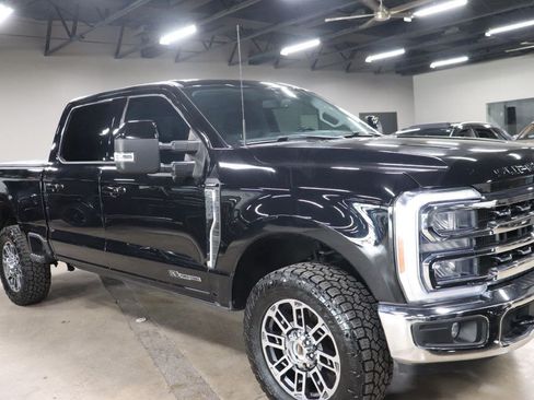 Used 2023 Ford F250 Lariat AWD/4WD image 7