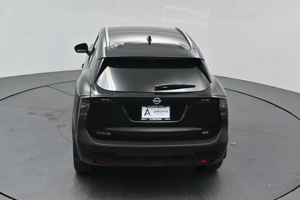 Used 2026 Nissan Kicks SR FWD image 11