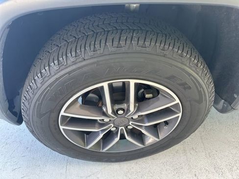 Used 2019 Jeep Grand Cherokee Limited w/ Luxury Group II AWD/4WD image 6