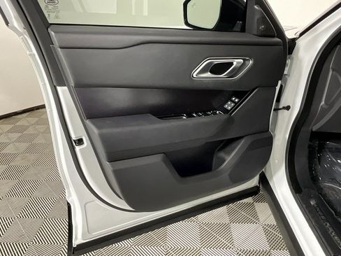 Used 2026 Land Rover Range Rover Velar Dynamic SE image 19