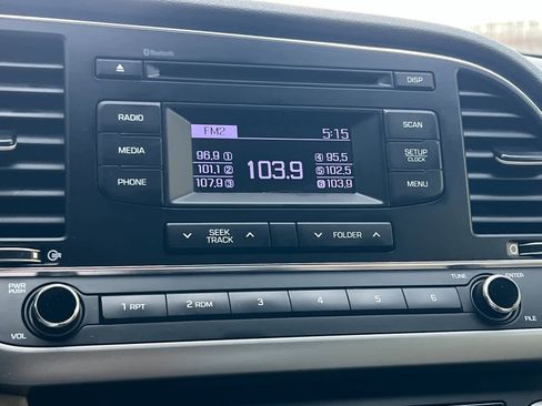 Used 2018 Hyundai Elantra SE image 18