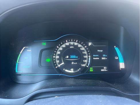 Used 2018 Hyundai Ioniq Limited FWD image 18