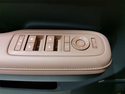 Used 2025 Hyundai Santa Fe Limited image 29