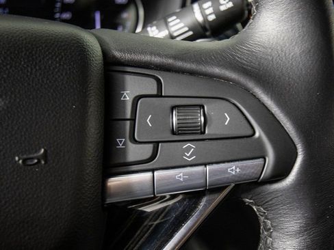 Used 2025 Cadillac XT6 Premium Luxury image 23