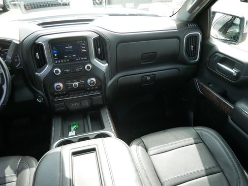 Used 2019 GMC Sierra 1500 Denali w/ Denali Ultimate Package AWD/4WD image 11