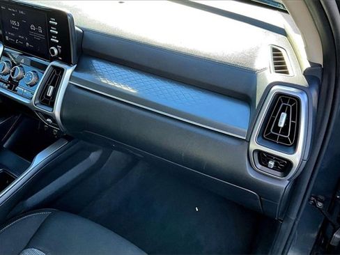 Used 2021 Kia Sorento LX image 14