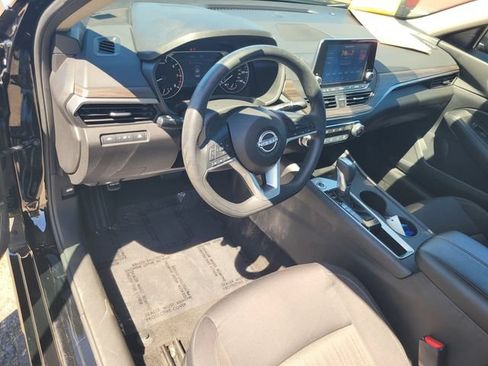 Certified 2025 Nissan Altima 2.5 SV FWD image 12