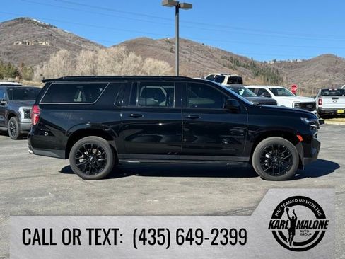 Used 2023 Chevrolet Suburban RST w/ Sport Performance Package AWD/4WD image 6