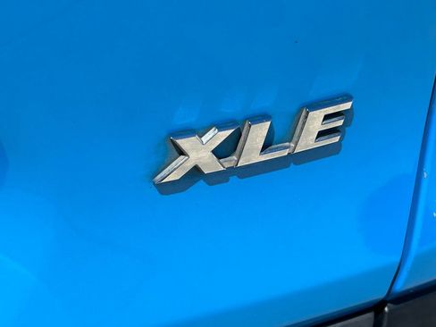Used 2021 Toyota RAV4 XLE Premium FWD image 14