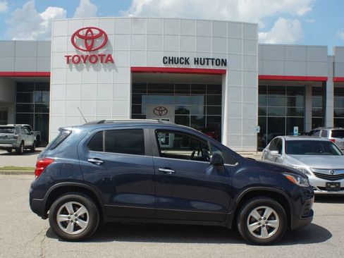 Used 2018 Chevrolet Trax LT w/ LT Convenience Package AWD/4WD image 1