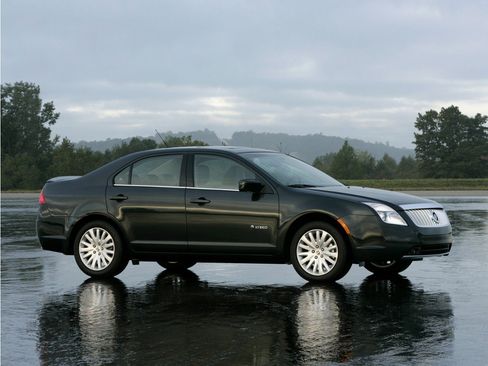 Used 2010 Mercury Milan Hybrid FWD image 1