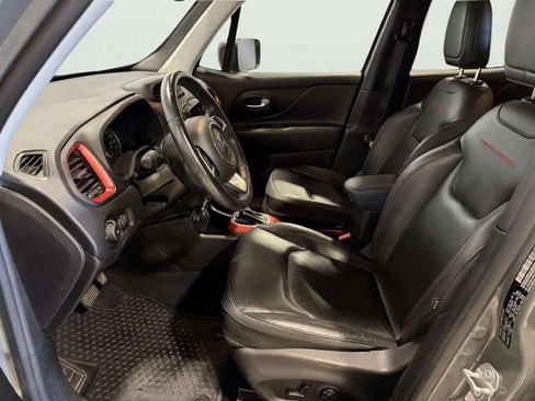 Used 2020 Jeep Renegade Trailhawk w/ Premium Leather Group AWD/4WD image 13