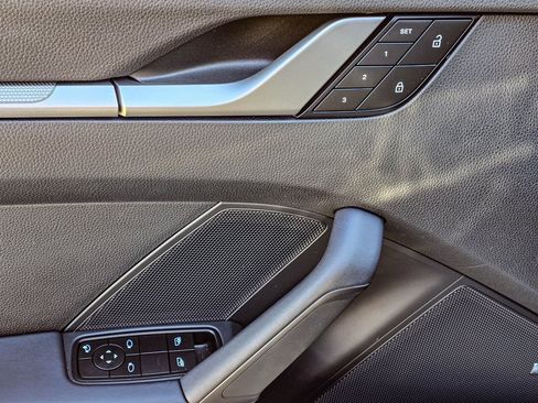 Used 2024 Porsche 911 Carrera image 12