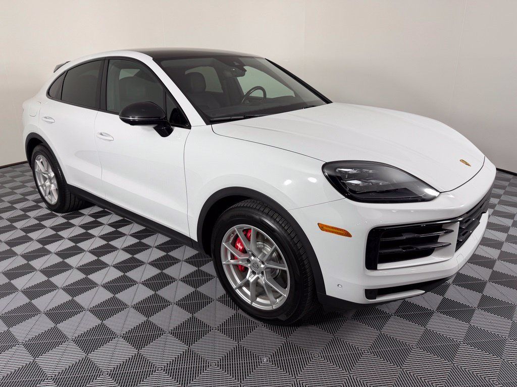Certified 2024 Porsche Cayenne S AWD/4WD image 13