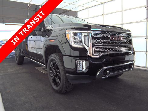 Used 2021 GMC Sierra 3500 Denali w/ Denali Black Diamond Edition image 3