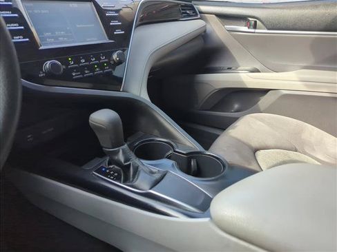 Used 2018 Toyota Camry LE w/ Convenience Package FWD image 15
