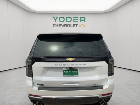 Used 2025 Chevrolet Suburban Premier AWD/4WD image 8