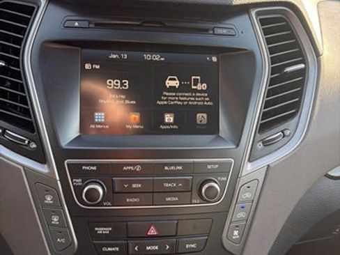 Used 2017 Hyundai Santa Fe SE image 20