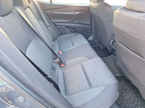 Used 2025 Toyota Camry LE image 31