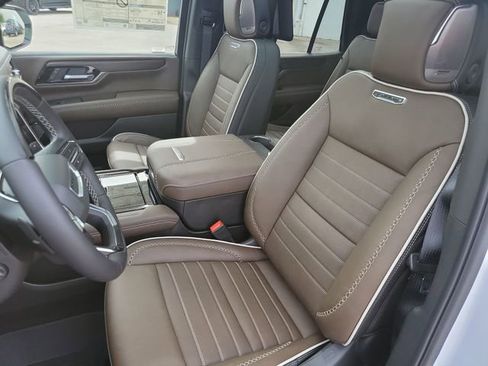 New 2026 GMC Yukon Denali Ultimate AWD/4WD image 15
