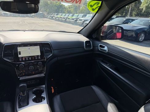 Used 2022 Jeep Grand Cherokee Laredo X RWD image 37