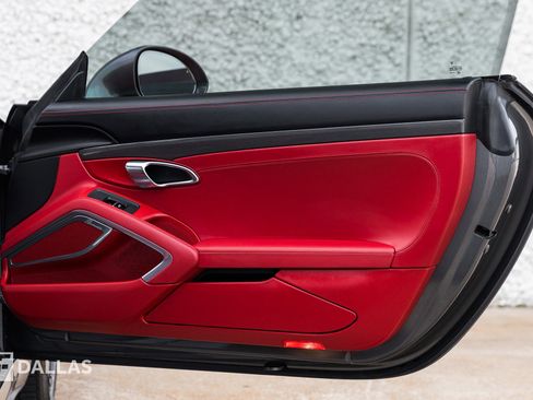 Used 2015 Porsche 911 Turbo S image 31