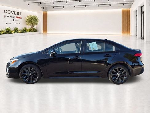 Used 2023 Toyota Corolla SE FWD image 6