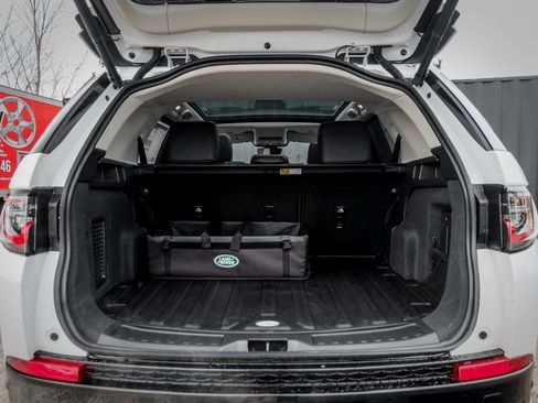 Used 2025 Land Rover Discovery Sport S image 9