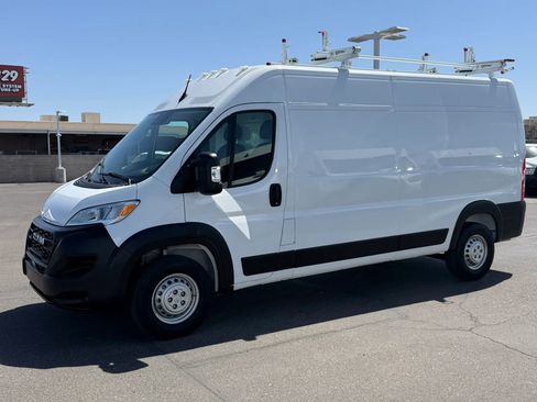 Used 2025 RAM ProMaster 2500 FWD image 3