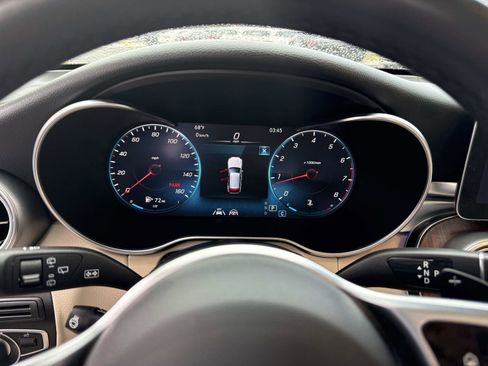 Used 2022 Mercedes-Benz GLC 300 4MATIC w/ Driver Assistance Package image 31