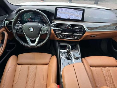 Used 2022 BMW 530i xDrive w/ Convenience Package AWD/4WD image 19