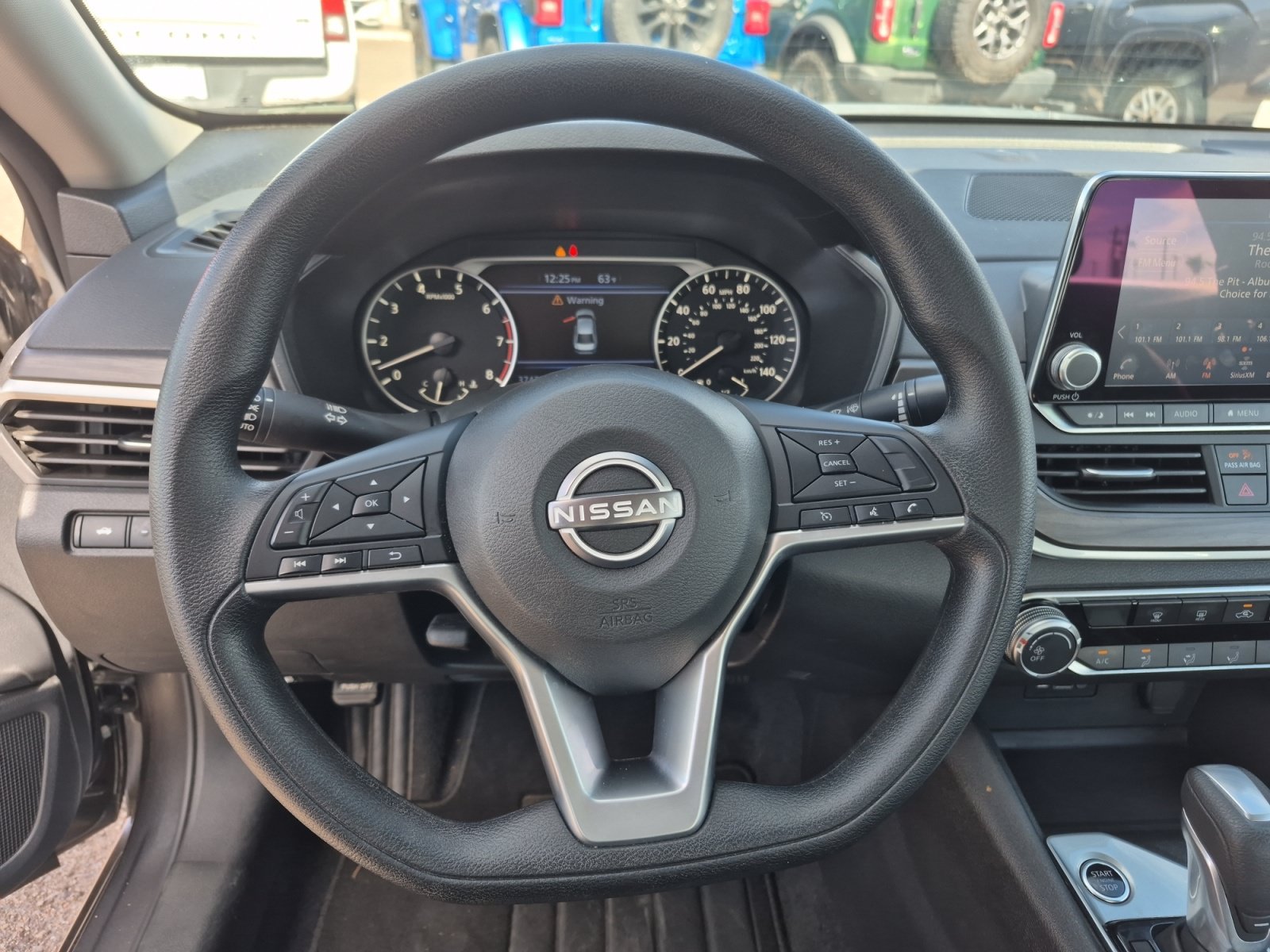 Used 2025 Nissan Altima 2.5 SV FWD image 9
