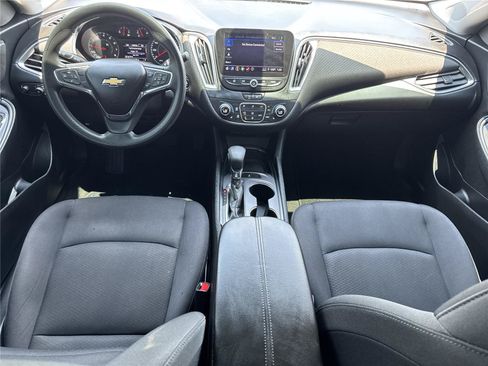 Used 2021 Chevrolet Malibu LT FWD image 16