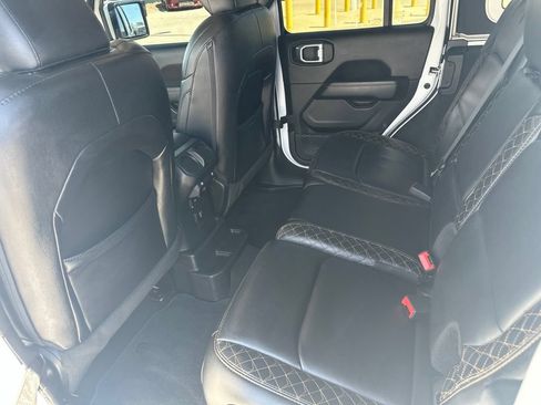 Used 2021 Jeep Wrangler Unlimited Sahara AWD/4WD image 19