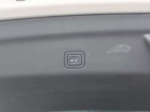 Used 2024 Chevrolet Tahoe Z71 w/ Luxury Package image 7