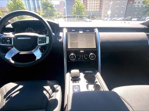 New 2026 Land Rover Discovery S AWD/4WD image 5