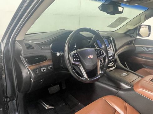 Used 2016 Cadillac Escalade ESV Premium image 14